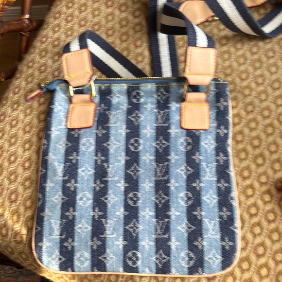 Blue and Tan Trunks & Bag - Picture 2 of 7